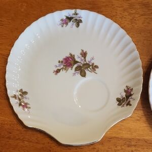 Set Of Two Vtg Moss Rose Snack Plates Shell Shaped